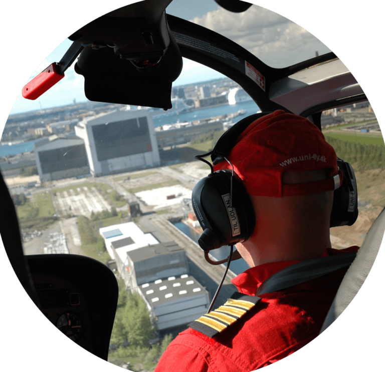 mand i helikopter